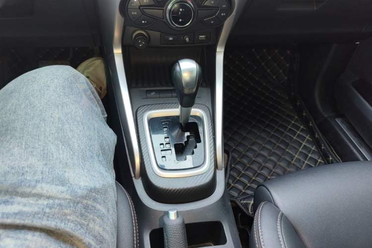 Used BYD Yuan 2017 1.5L Automatic Cool & Stylish Model Gear Lever