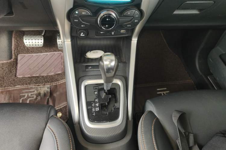 Used BYD Yuan 2017 1.5L Automatic Cool & Connected Model Gear Lever