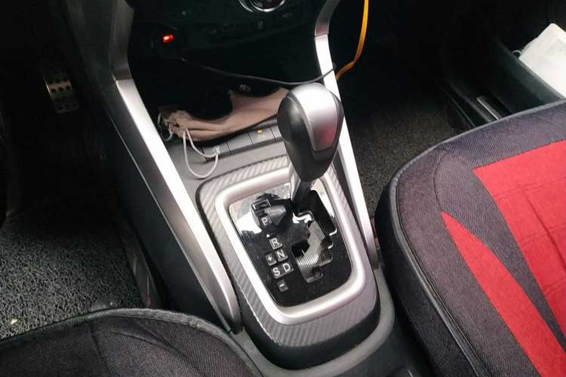 Used BYD Yuan 2017 1.5L Automatic Cool & Connected Model Gear Lever
