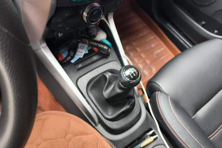 Used BYD Yuan 2017 1.5L Manual Cool Connect Model Gear Lever