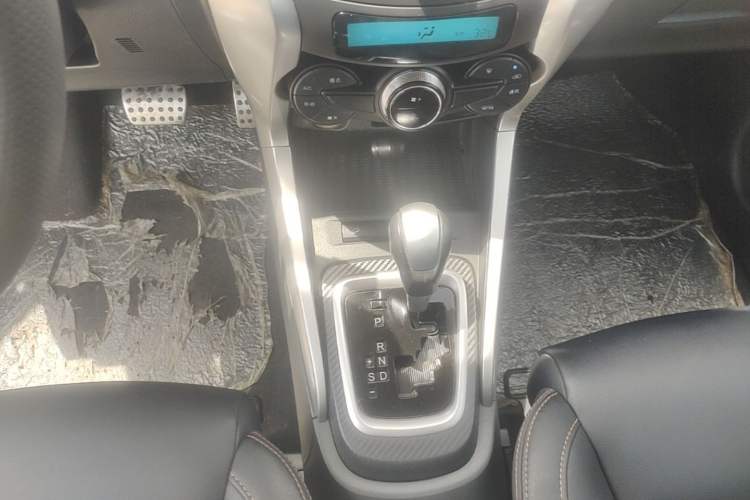 Used BYD Yuan 2017 1.5L Automatic Cool & Connected Model Gear Lever