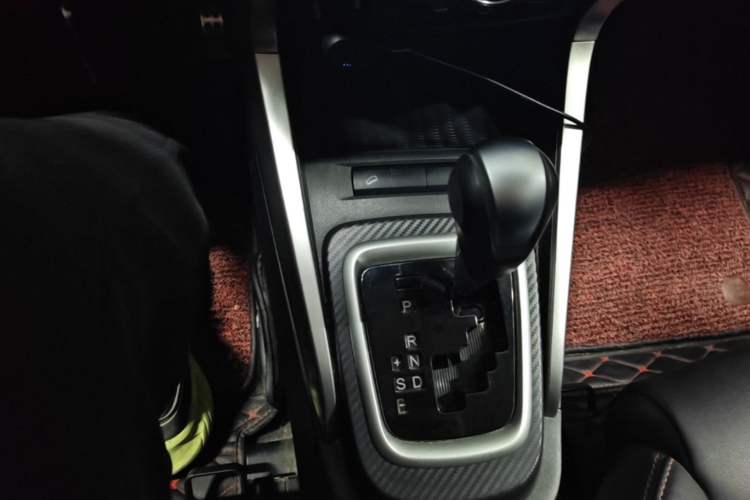 Used BYD Yuan 2017 1.5L Automatic Cool & Stylish Model Gear Lever