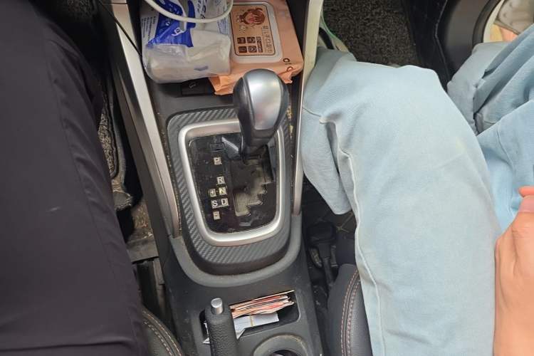 Used BYD Yuan 2017 1.5L Automatic Cool & Connected Model Gear Lever