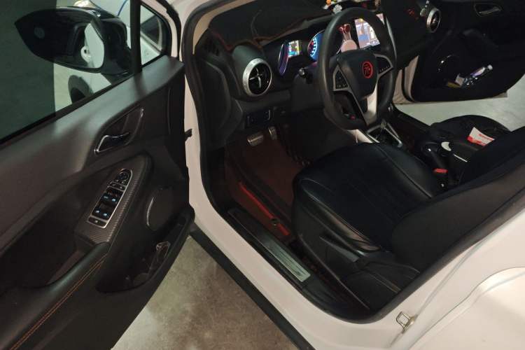 Used BYD Yuan 2017 1.5L Automatic Cool & Stylish Model Interior 3