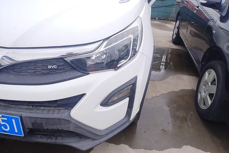 Used BYD Yuan 2017 1.5L Automatic Cool & Connected Model Left Front Headlight