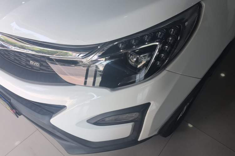 Used BYD Yuan 2017 1.5L Automatic Cool & Stylish Model Left Front Headlight