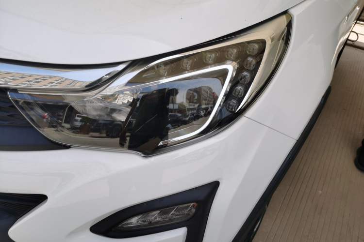 Used BYD Yuan 2017 1.5L Automatic Cool & Connected Model Left Front Headlight