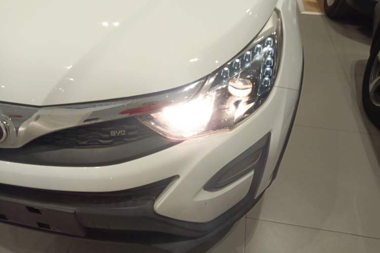 Used BYD Yuan 2017 1.5L Automatic Cool & Connected Model Left Front Headlight