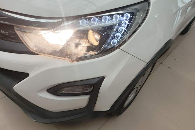 Used BYD Yuan 2017 1.5L Manual Cool & Dynamic Model Left Front Headlight