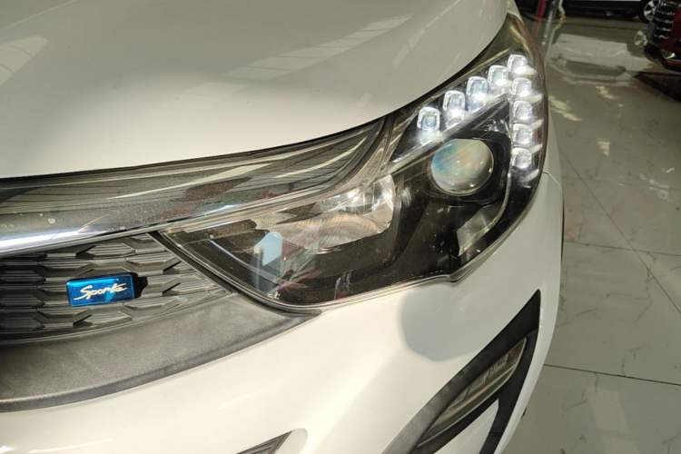 Used BYD Yuan 2017 1.5L Automatic Cool & Connected Model Left Front Headlight