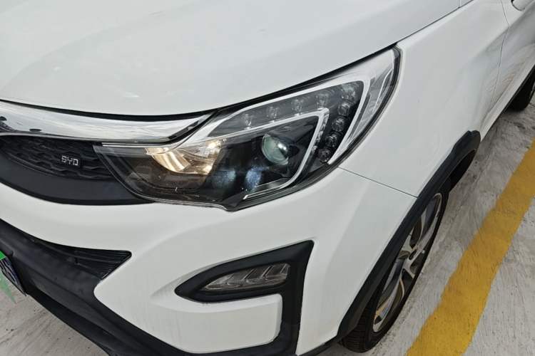 Used BYD Yuan 2017 1.5L Automatic Cool & Connected Model Left Front Headlight