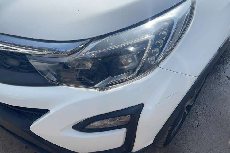 Used BYD Yuan 2017 1.5L Automatic Cool & Connected Model Left Front Headlight