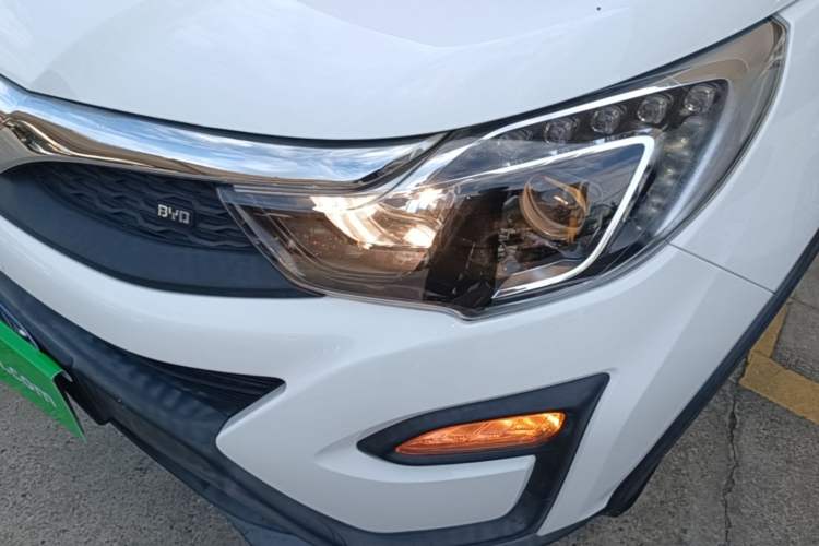 Used BYD Yuan 2017 1.5L Automatic Cool & Stylish Model Left Front Headlight