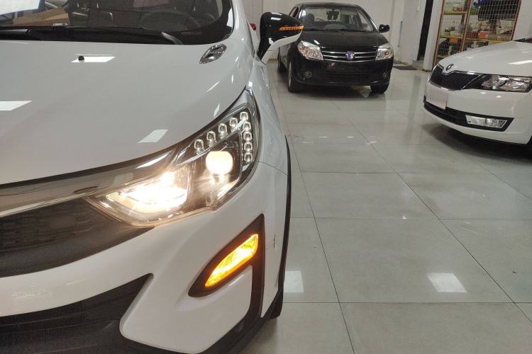 Used BYD Yuan 2017 1.5L Automatic Cool & Connected Model Left Front Headlight