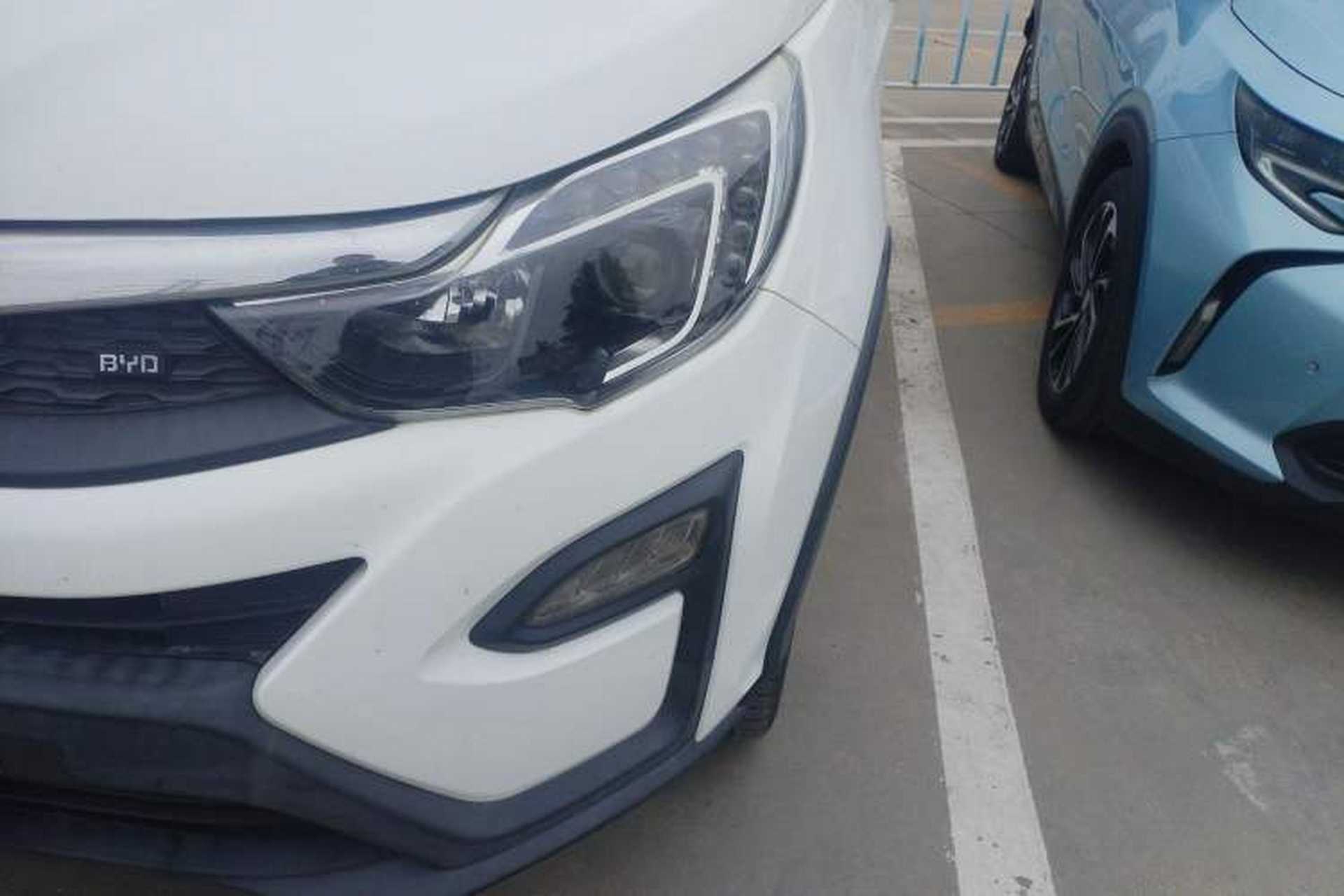 Used BYD Yuan 2017 1.5L Automatic Cool & Connected Model Left Front Headlight