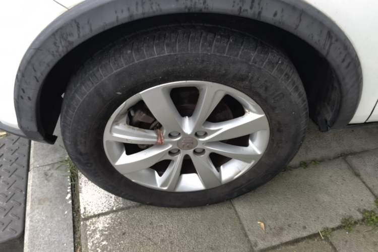 Used BYD Yuan 2017 1.5L Automatic Cool & Stylish Model Left Front Wheel Hub