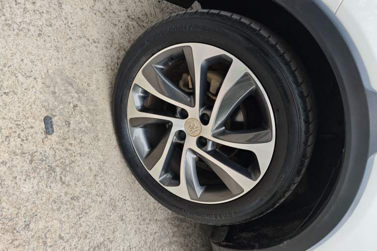 Used BYD Yuan 2017 1.5L Automatic Cool & Connected Model Left Front Wheel Hub
