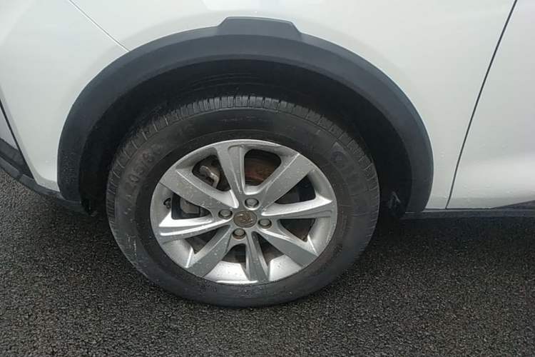 Used BYD Yuan 2017 1.5L Automatic Cool & Stylish Model Left Front Wheel Hub