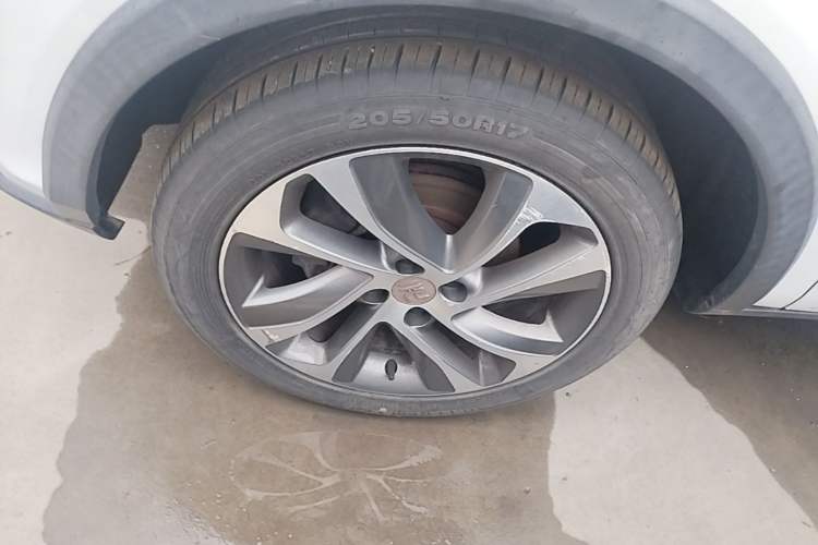 Used BYD Yuan 2017 1.5L Automatic Cool & Connected Model Left Front Wheel Hub