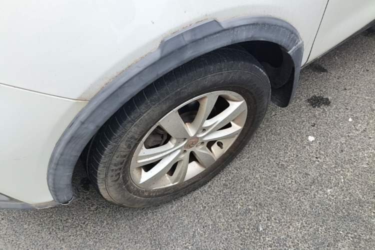 Used BYD Yuan 2017 1.5L Automatic Cool & Stylish Model Left Front Wheel Hub