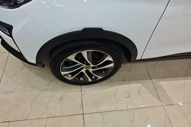 Used BYD Yuan 2017 1.5L Automatic Cool & Connected Model Left Front Wheel Hub