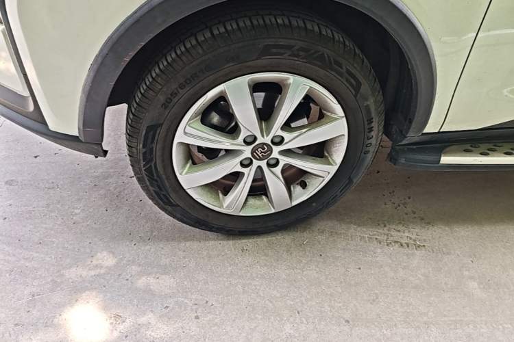 Used BYD Yuan 2017 1.5L Automatic Cool & Stylish Model Left Front Wheel Hub