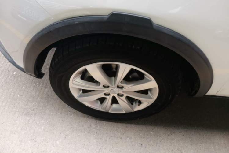 Used BYD Yuan 2017 1.5L Automatic Cool & Stylish Model Left Front Wheel Hub