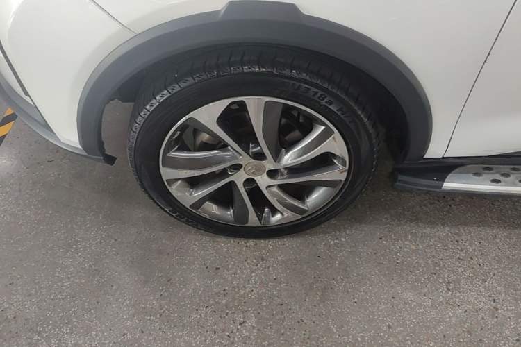 Used BYD Yuan 2017 1.5L Automatic Cool & Connected Model Left Front Wheel Hub