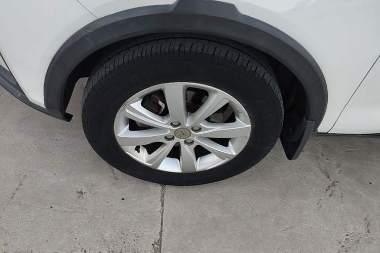 Used BYD Yuan 2017 1.5L Automatic Cool & Stylish Model Left Front Wheel Hub