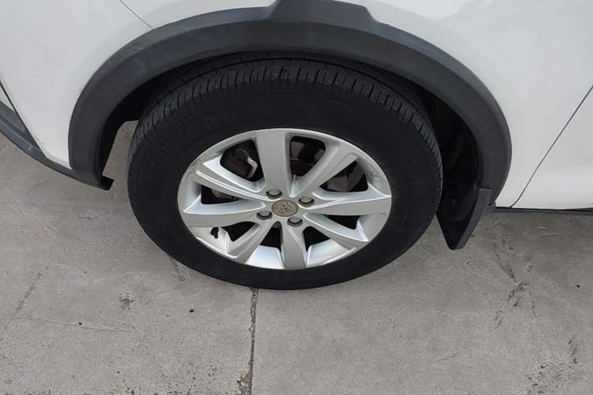 Used BYD Yuan 2017 1.5L Automatic Cool & Stylish Model Left Front Wheel Hub