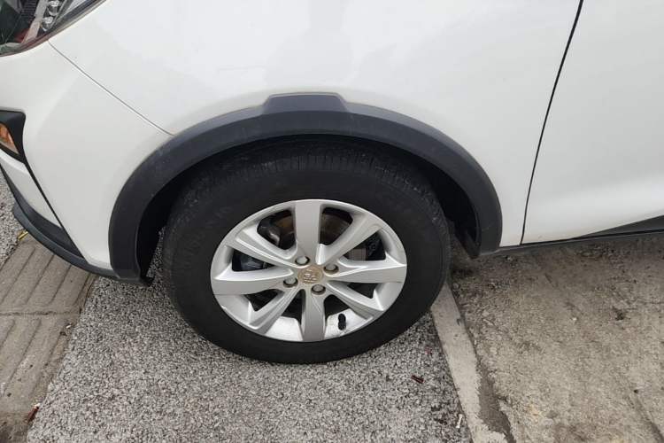 Used BYD Yuan 2017 1.5L Automatic Cool & Stylish Model Left Front Wheel Hub