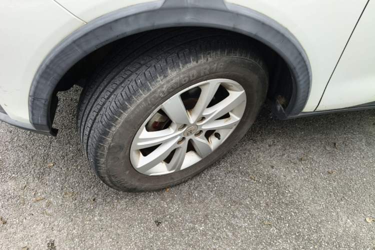 Used BYD Yuan 2017 1.5L Automatic Cool & Stylish Model Left Front Wheel Hub