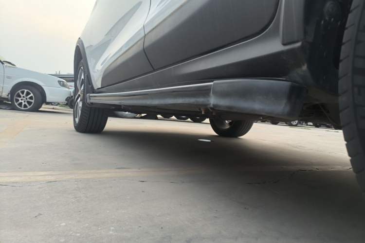 Used BYD Yuan 2017 1.5L Automatic Cool & Connected Model Left Side Sill