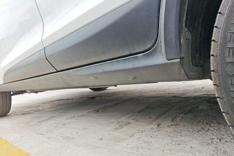 Used BYD Yuan 2017 1.5L Automatic Cool & Connected Model Left Side Sill