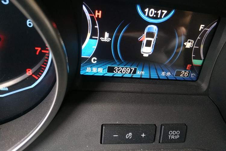 Used BYD Yuan 2017 1.5L Manual Cool Connect Model Odometer Close Up