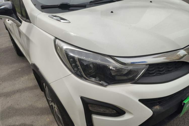 Used BYD Yuan 2017 1.5L Automatic Cool & Connected Model Right Front Headlight