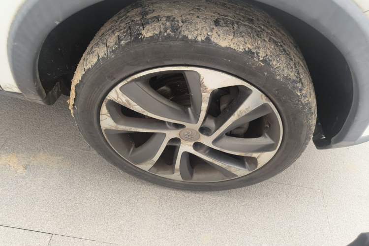 Used BYD Yuan 2017 1.5L Automatic Cool & Connected Model Right Front Wheel Hub