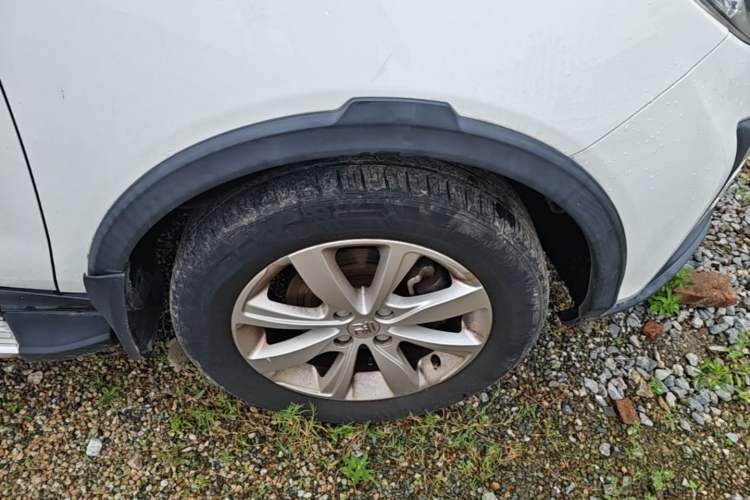 Used BYD Yuan 2017 1.5L Automatic Cool & Stylish Model Right Front Wheel Hub