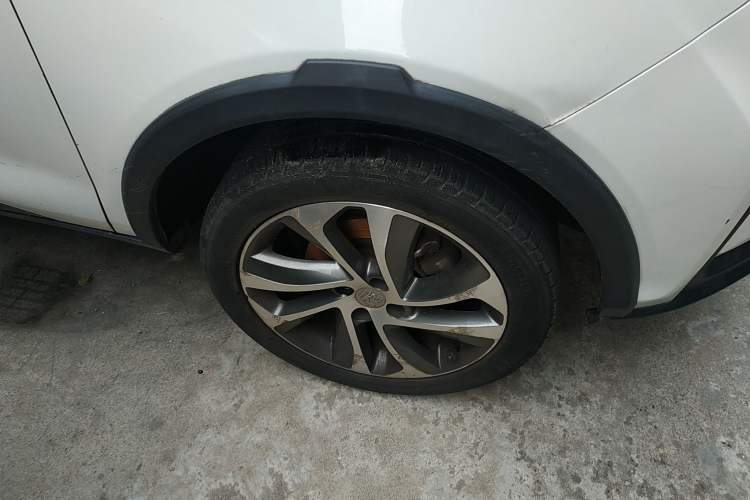 Used BYD Yuan 2017 1.5L Automatic Cool & Connected Model Right Front Wheel Hub