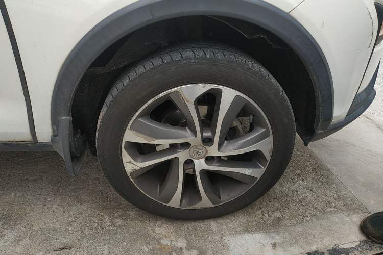 Used BYD Yuan 2017 1.5L Manual Cool Connect Model Right Front Wheel Hub
