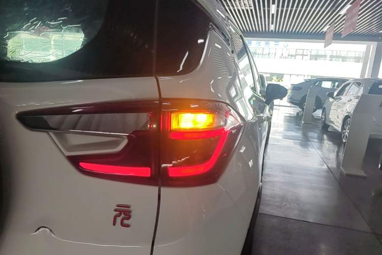 Used BYD Yuan 2017 1.5L Automatic Cool & Connected Model Right Rear Taillight