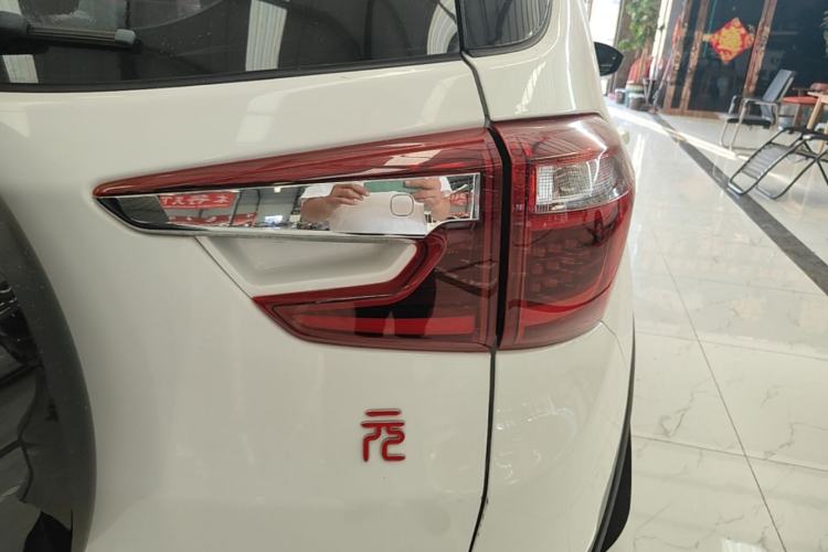 Used BYD Yuan 2017 1.5L Automatic Cool & Connected Model Right Rear Taillight