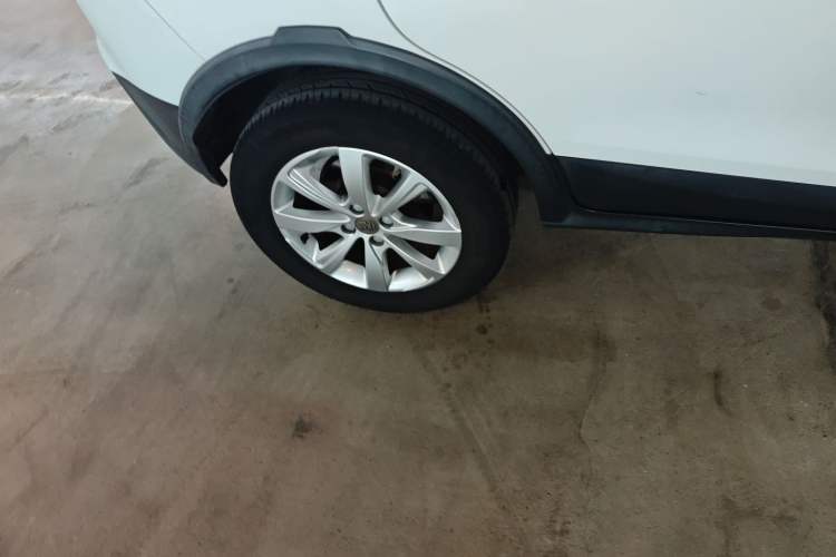 Used BYD Yuan 2017 1.5L Automatic Cool & Stylish Model Right Rear Wheel Hub