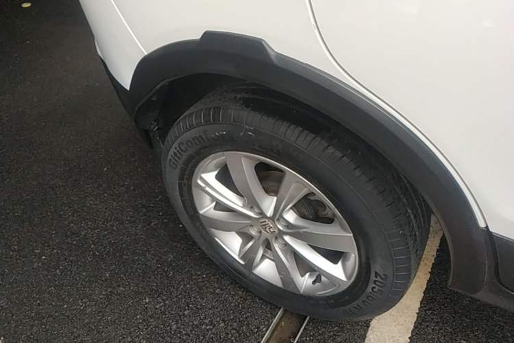 Used BYD Yuan 2017 1.5L Automatic Cool & Stylish Model Right Rear Wheel Hub