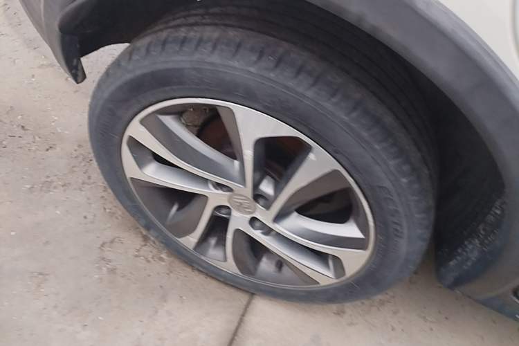 Used BYD Yuan 2017 1.5L Automatic Cool & Connected Model Right Rear Wheel Hub