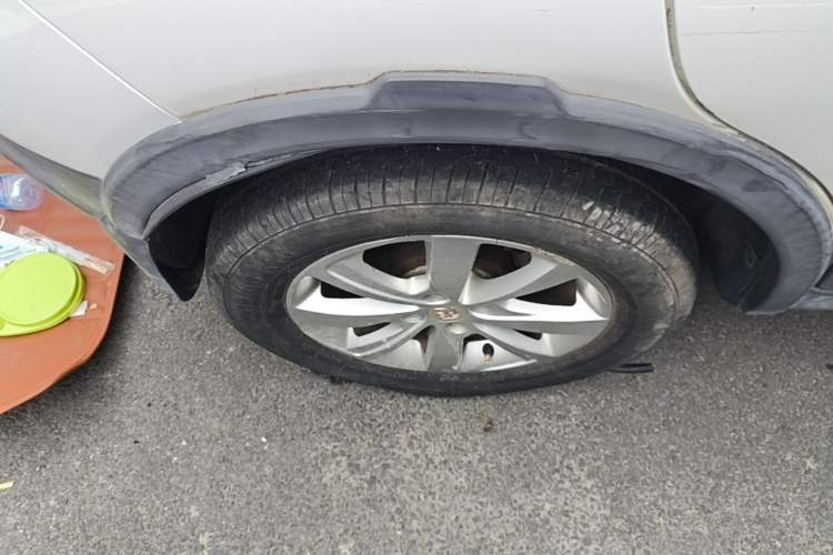 Used BYD Yuan 2017 1.5L Automatic Cool & Stylish Model Right Rear Wheel Hub