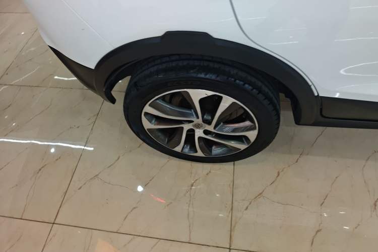 Used BYD Yuan 2017 1.5L Automatic Cool & Connected Model Right Rear Wheel Hub