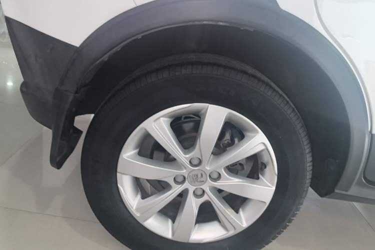 Used BYD Yuan 2017 1.5L Automatic Cool & Stylish Model Right Rear Wheel Hub