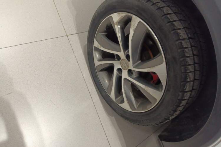 Used BYD Yuan 2017 1.5L Automatic Cool & Connected Model Right Rear Wheel Hub