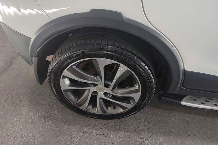 Used BYD Yuan 2017 1.5L Automatic Cool & Connected Model Right Rear Wheel Hub